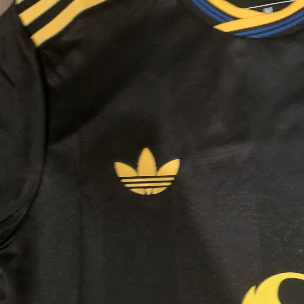 Manchester United Jersey - Picture 3 of 6